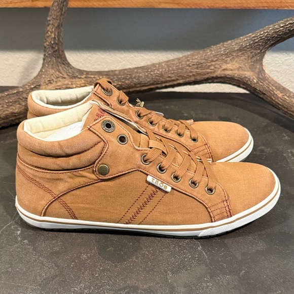 Taos Footwear High-Top Sneakers- NWT! - Picture 3 of 5